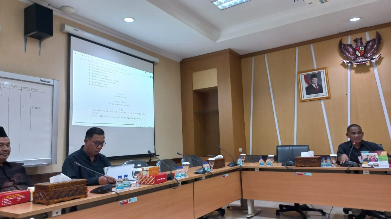 Rapat Pansus DPRD Kota Semarang Bahas Raperda Keterbukaan Informasi Publik